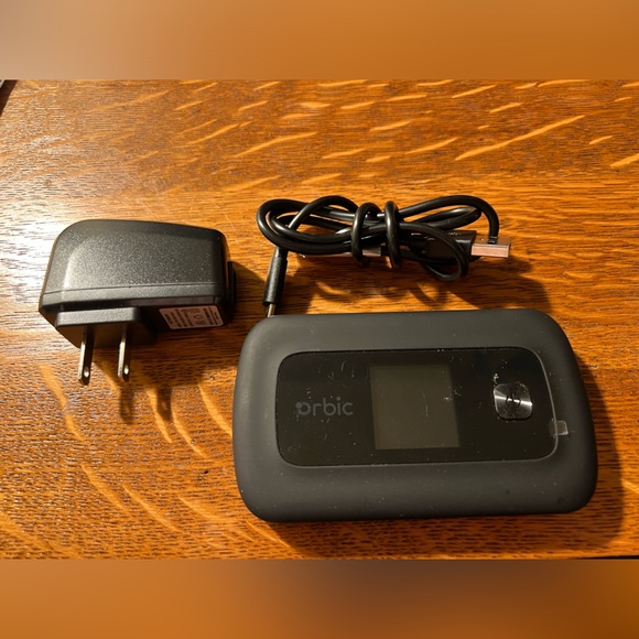 Verizon Orbic Mobile Hotspot - Picture 2 of 2